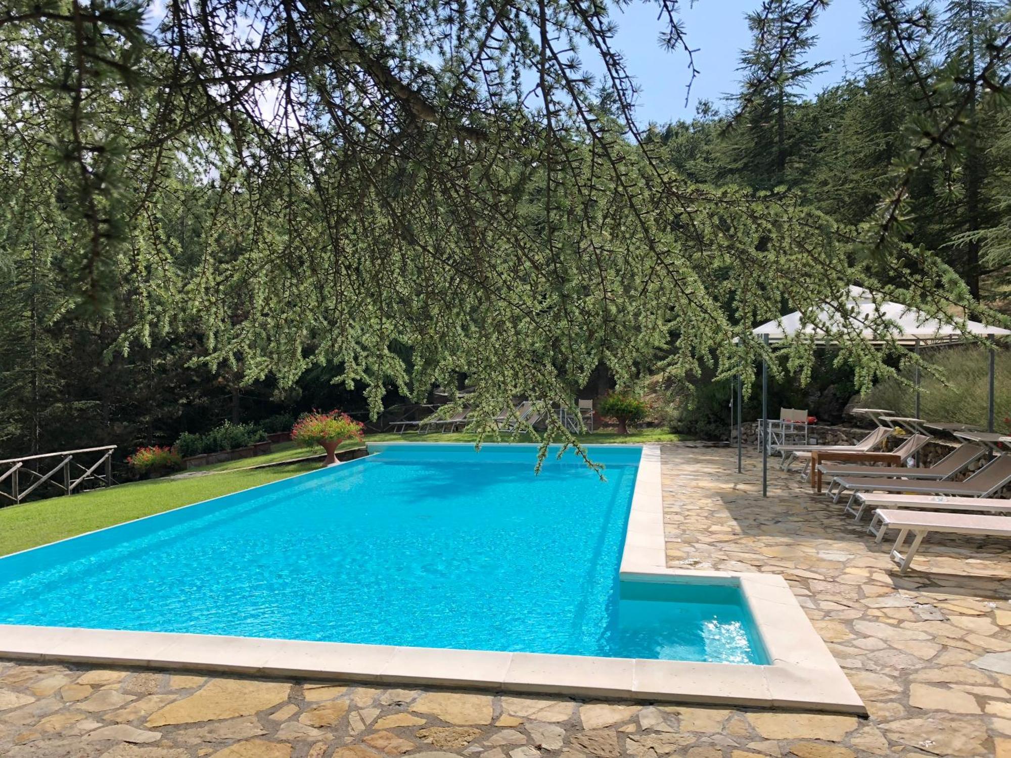 Borgo Di Camporsevoli Villa Buitenkant foto