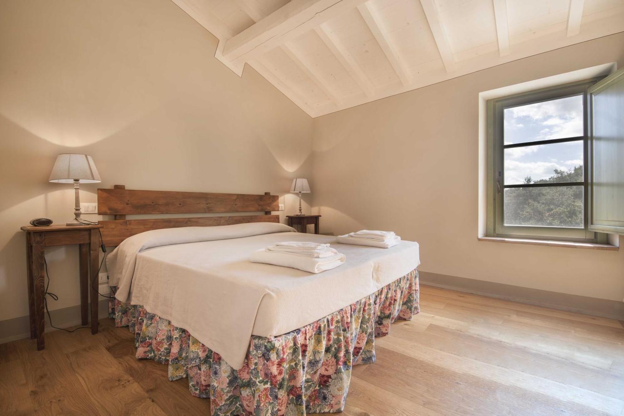 Borgo Di Camporsevoli Villa Buitenkant foto