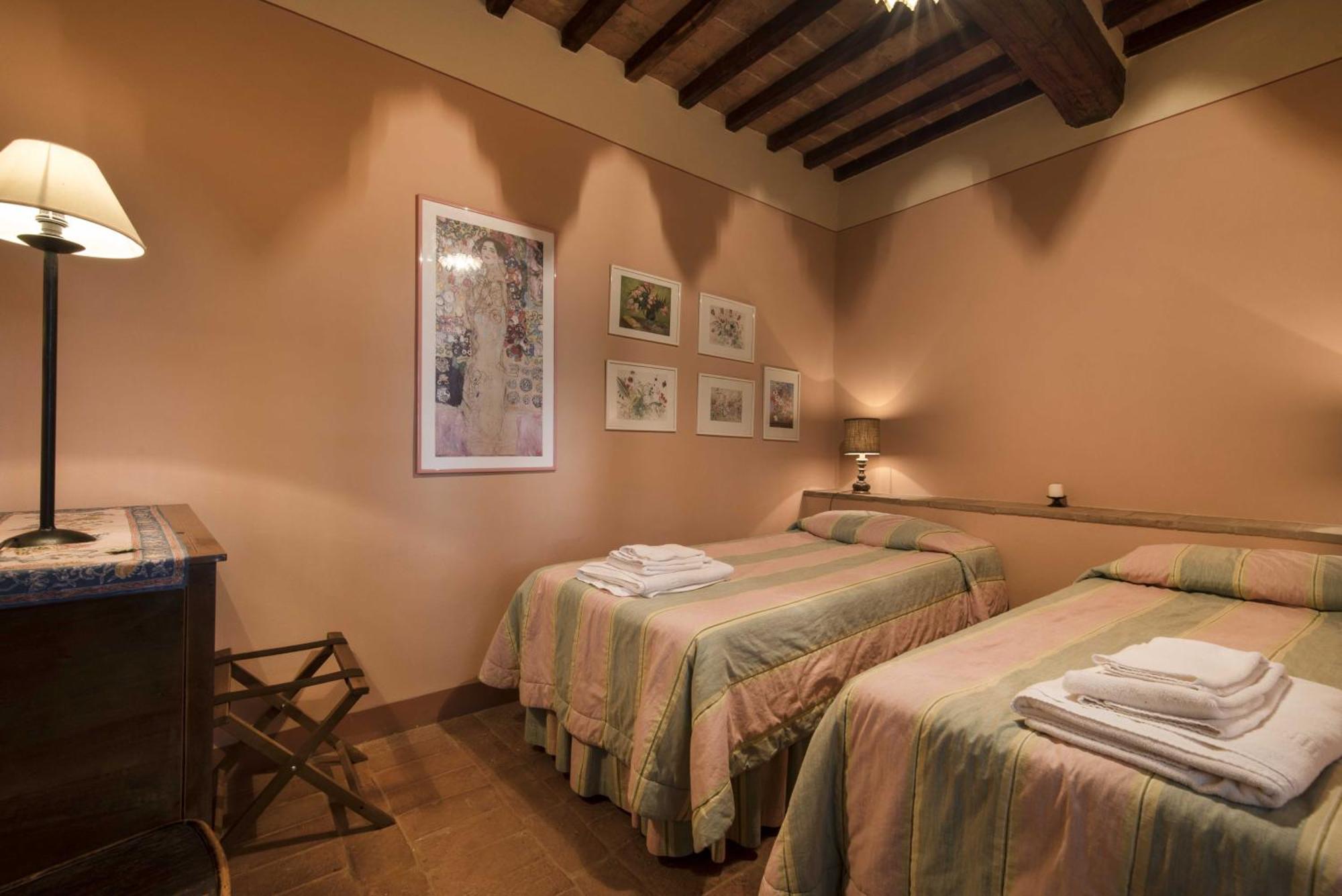 Borgo Di Camporsevoli Villa Buitenkant foto