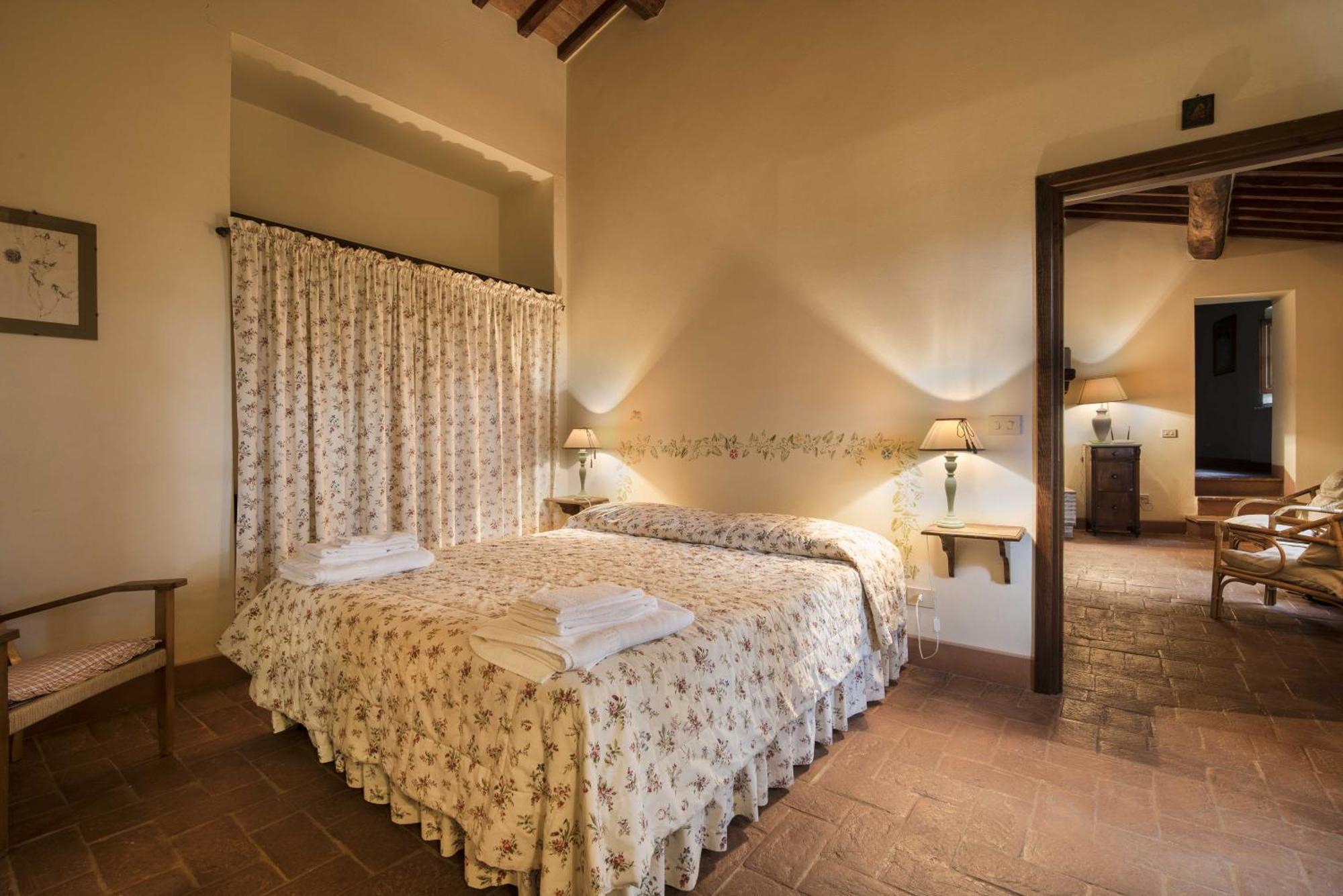 Borgo Di Camporsevoli Villa Buitenkant foto